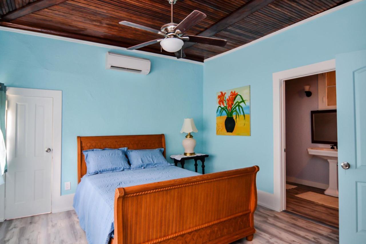 Blue Sky Manor Hotel Interlachen Exterior photo
